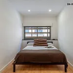 4256 - Ab Les Corts Bi Βαρκελώνη
