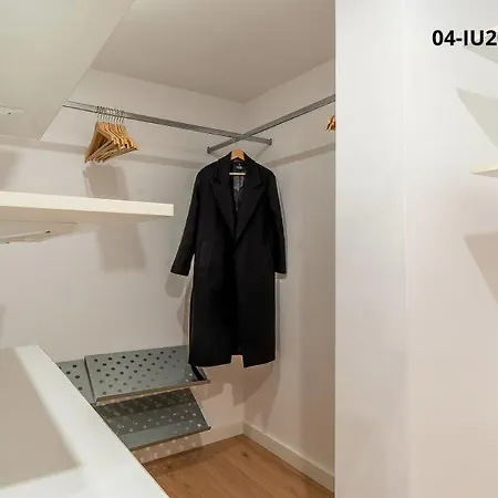 4256 - Ab Les Corts Bi Apartment *