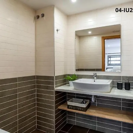 4256 - Ab Les Corts Bi Apartment