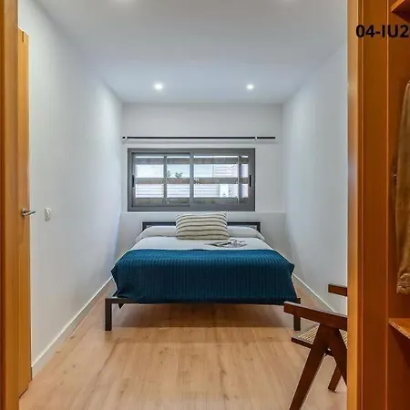 4256 - Ab Les Corts Bi Apartment